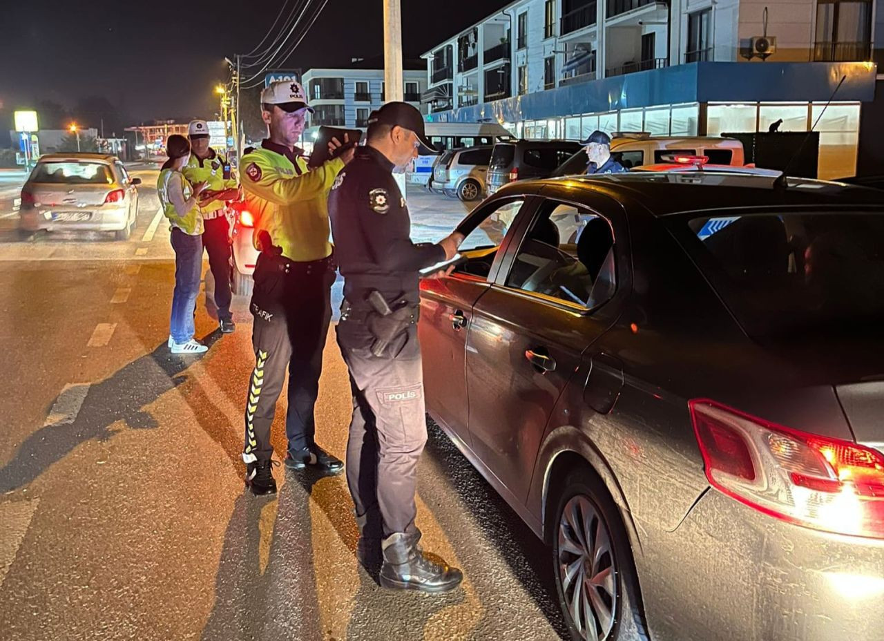 Sakarya'da Uyuşturucu ve Silah Operasyonu: İki Şahıs Gözaltında - Sayfa 4