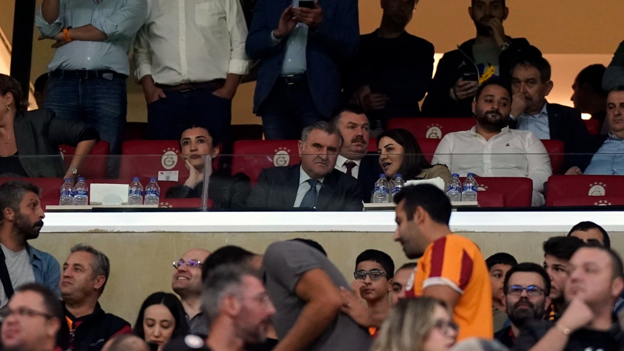 Bakan Osman Aşkın Bak, Galatasaray - PAOK Maçını Stadyumdan İzledi