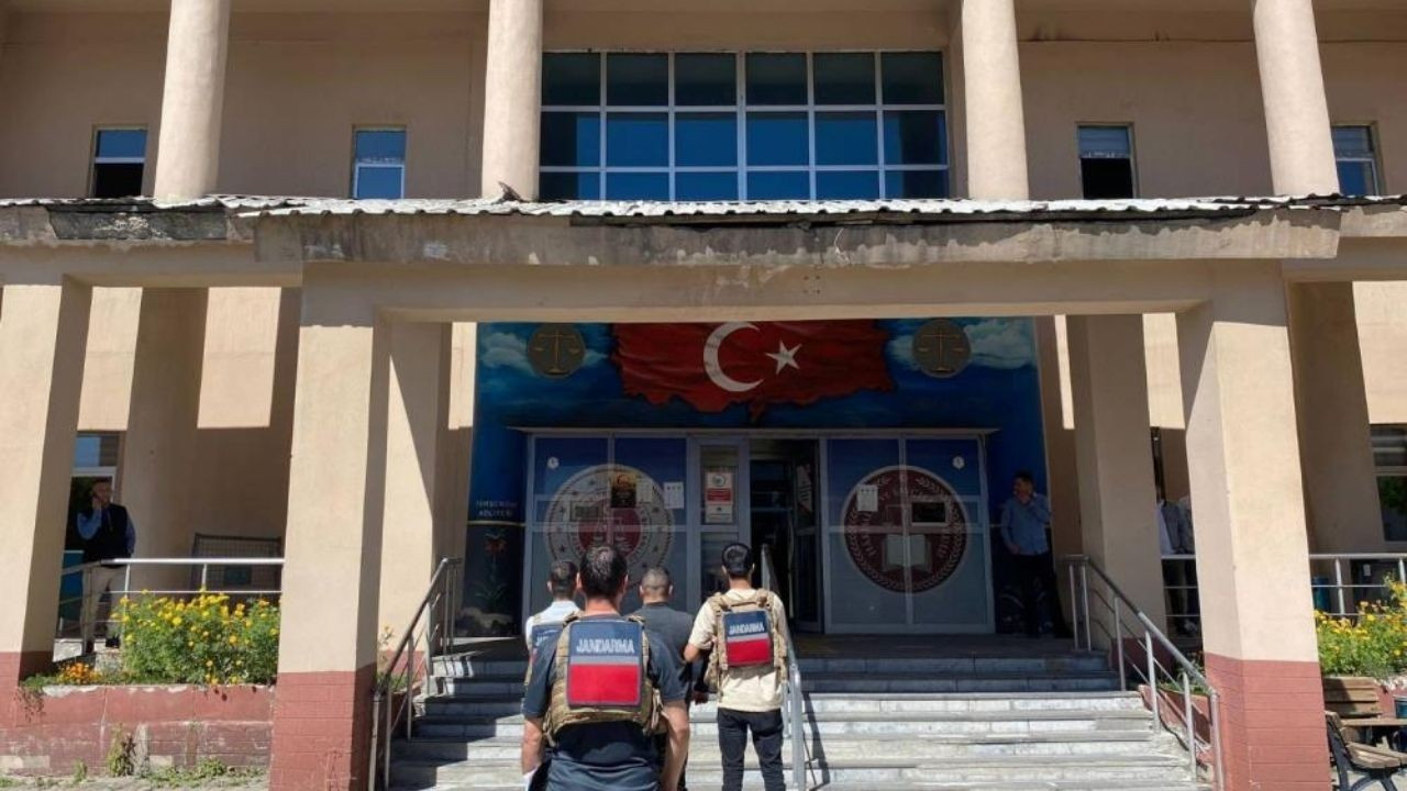 Hakkari'de Uyuşturucu Suçluları Operasyonla Yakalandı