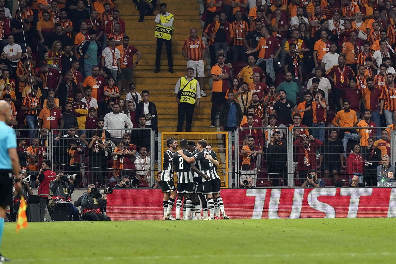 Galatasaray, Avrupa Ligi'ne Fırtına Gibi Başladı: PAOK'u 3-1 Yendi - Sayfa 14