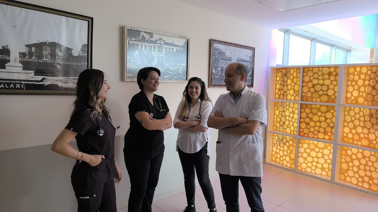 Doğdukları Hastaneye Yıllar Sonra Doktor Olarak Döndüler