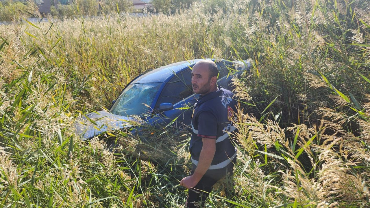 Van’da otomobil kontrolden çıktı: 3 yaralı - Sayfa 6