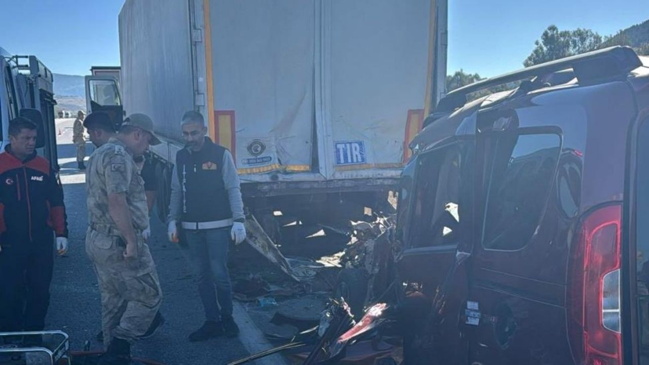 Erzincan'da Feci Kaza: 3 Ölü, 2 Ağır Yaralı