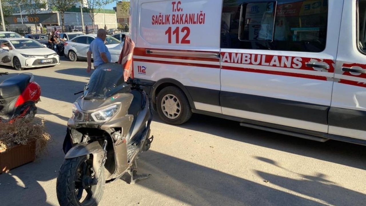 Adıyaman'da Açılan Kapı Kazaya Neden Oldu: 1 Kişi Yaralandı