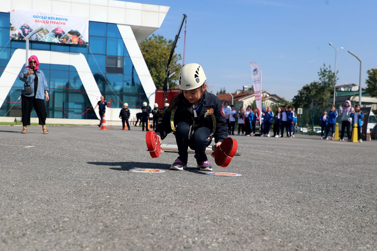 Minik Kahramanlar nefes kesti - Sayfa 15