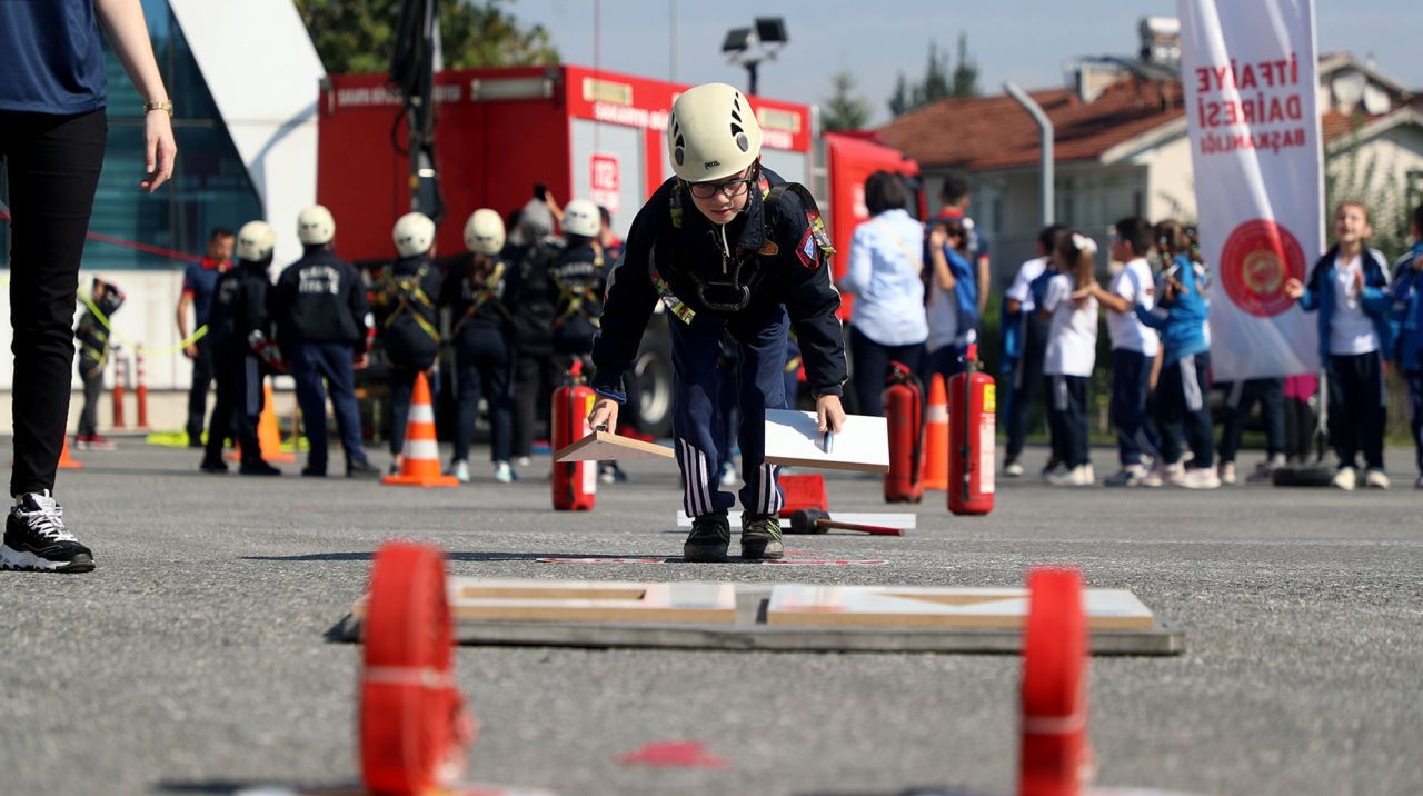 Minik Kahramanlar nefes kesti - Sayfa 10