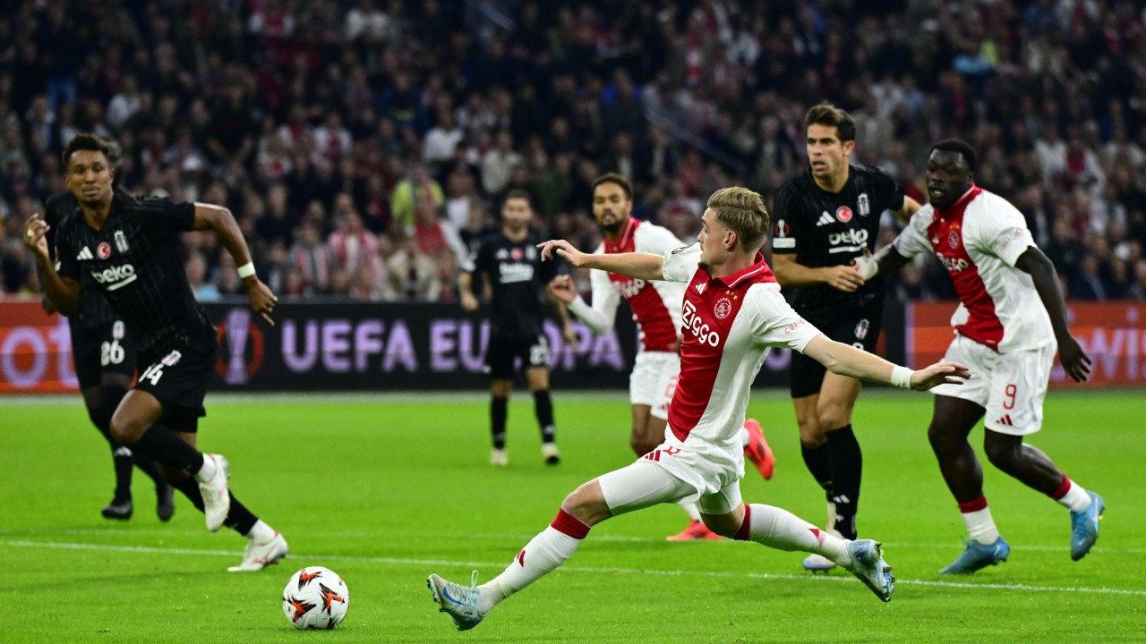 Beşiktaş UEFA Avrupa Ligi'ne Kötü Başladı: Ajax'a 4-0 Mağlup Oldu