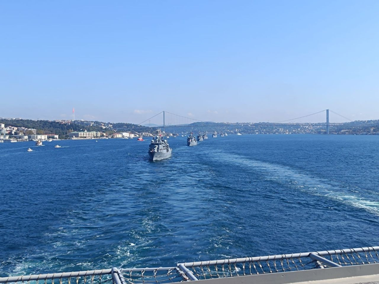 TCG Anadolu ile birlikte 15 savaş gemisi İstanbul Boğazı’ndan geçti - Sayfa 2