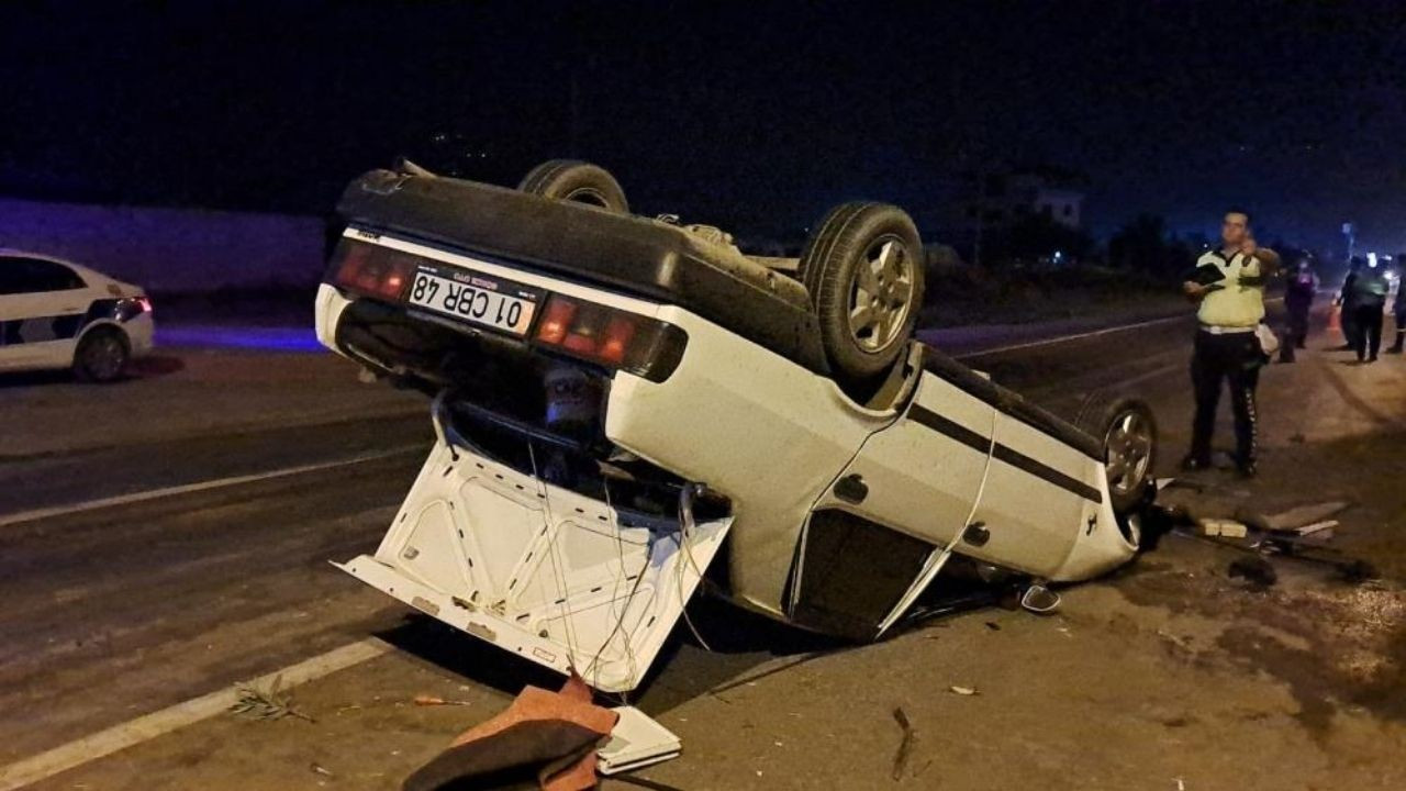 Hatay’da Takla Atan Otomobil Hurdaya Döndü: Sürücü Yaralandı