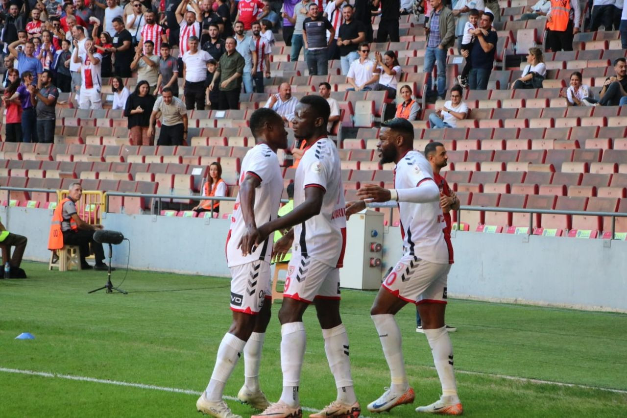 Trendyol Süper Lig: Samsunspor: 1 - Göztepe: 2 (İlk yarı) - Sayfa 1