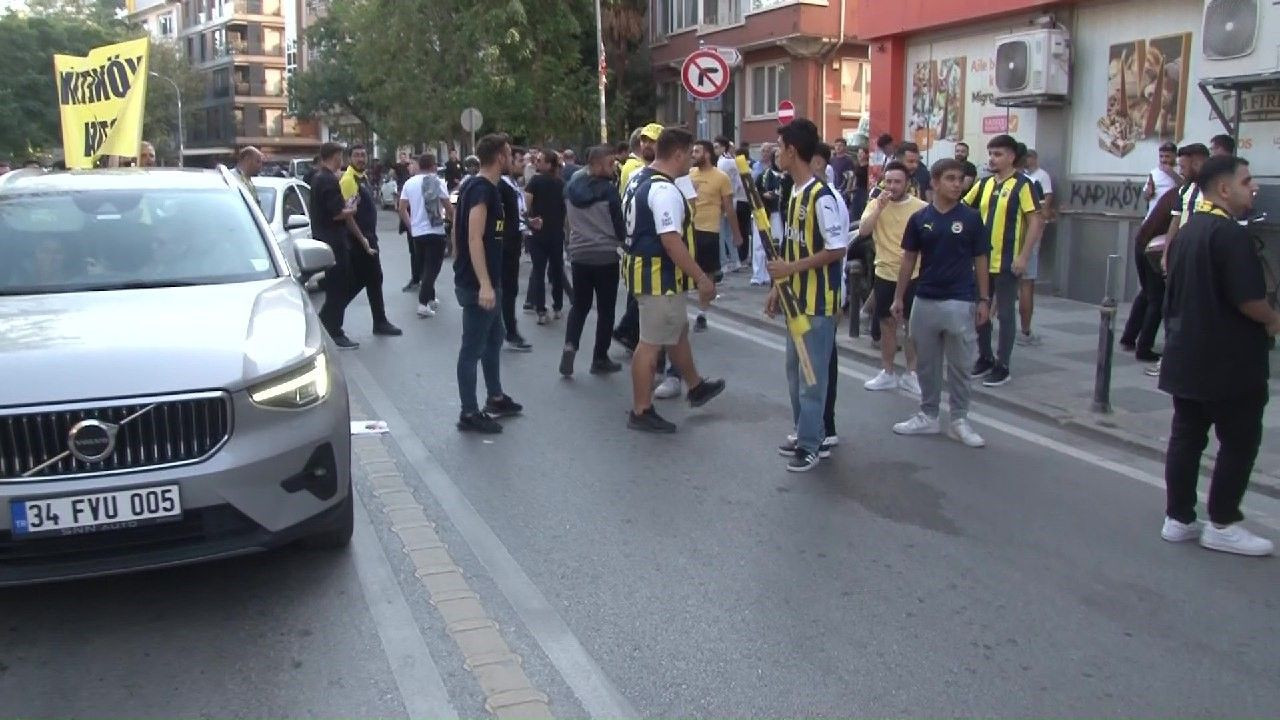 Fenerbahçe Taraftarının Stada Yürümesine Polis Engel Oldu - Sayfa 1