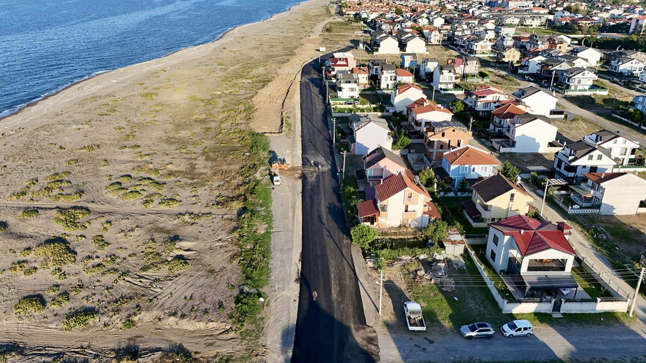 Büyükşehir'in Asfalt Mesaisi Kuzeyde Başladı: Kocaali'nin İki Caddesi Yenileniyor - Sayfa 1