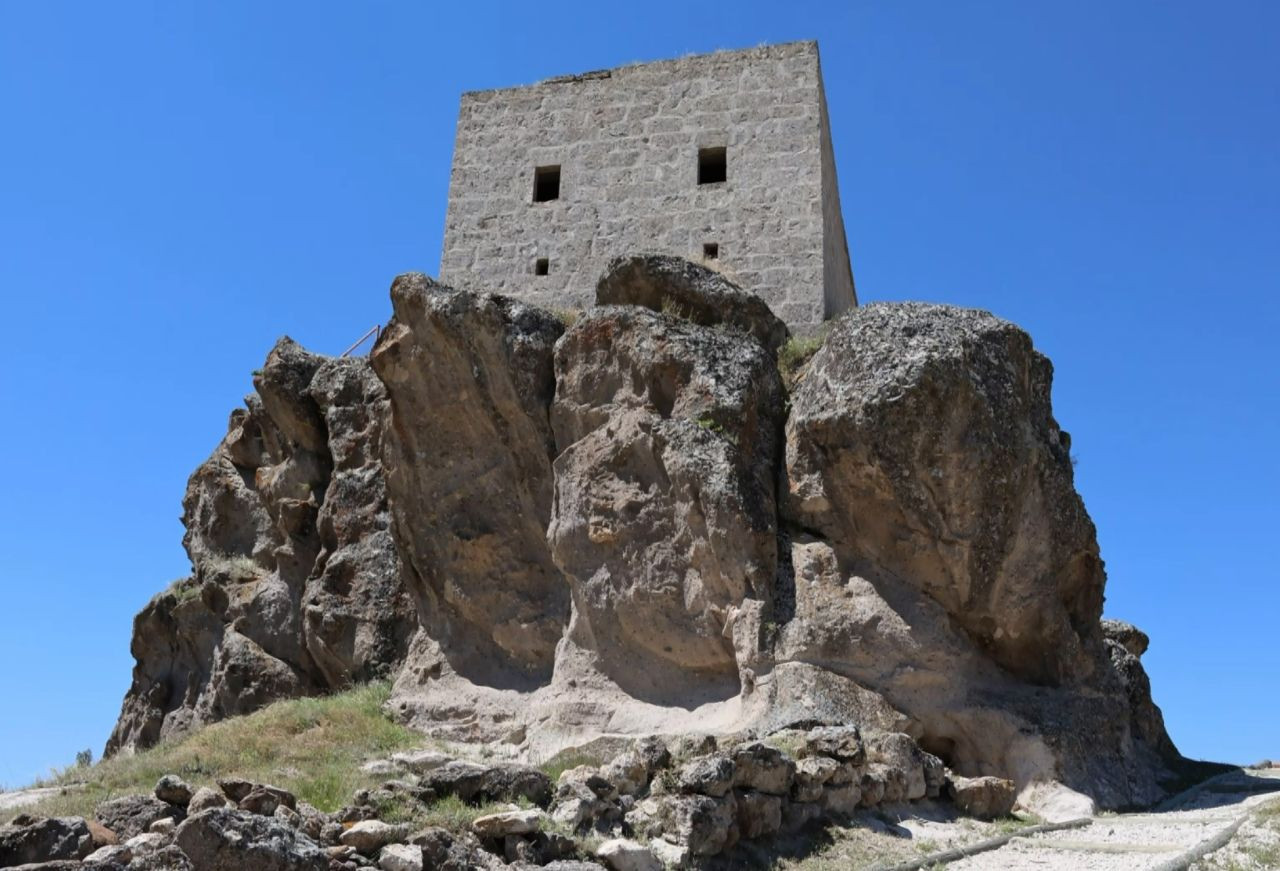 Kaya Üzerindeki Yüksek Kilise Ziyaretçilerin İlgi Odağı Oldu - Sayfa 3