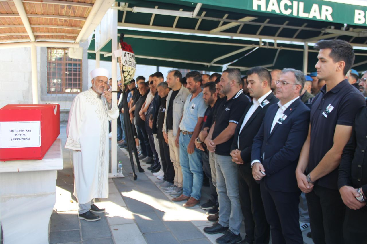 Trafik Kazasında Hayatını Kaybeden Teğmen Son Yolculuğuna Uğurlandı - Sayfa 2