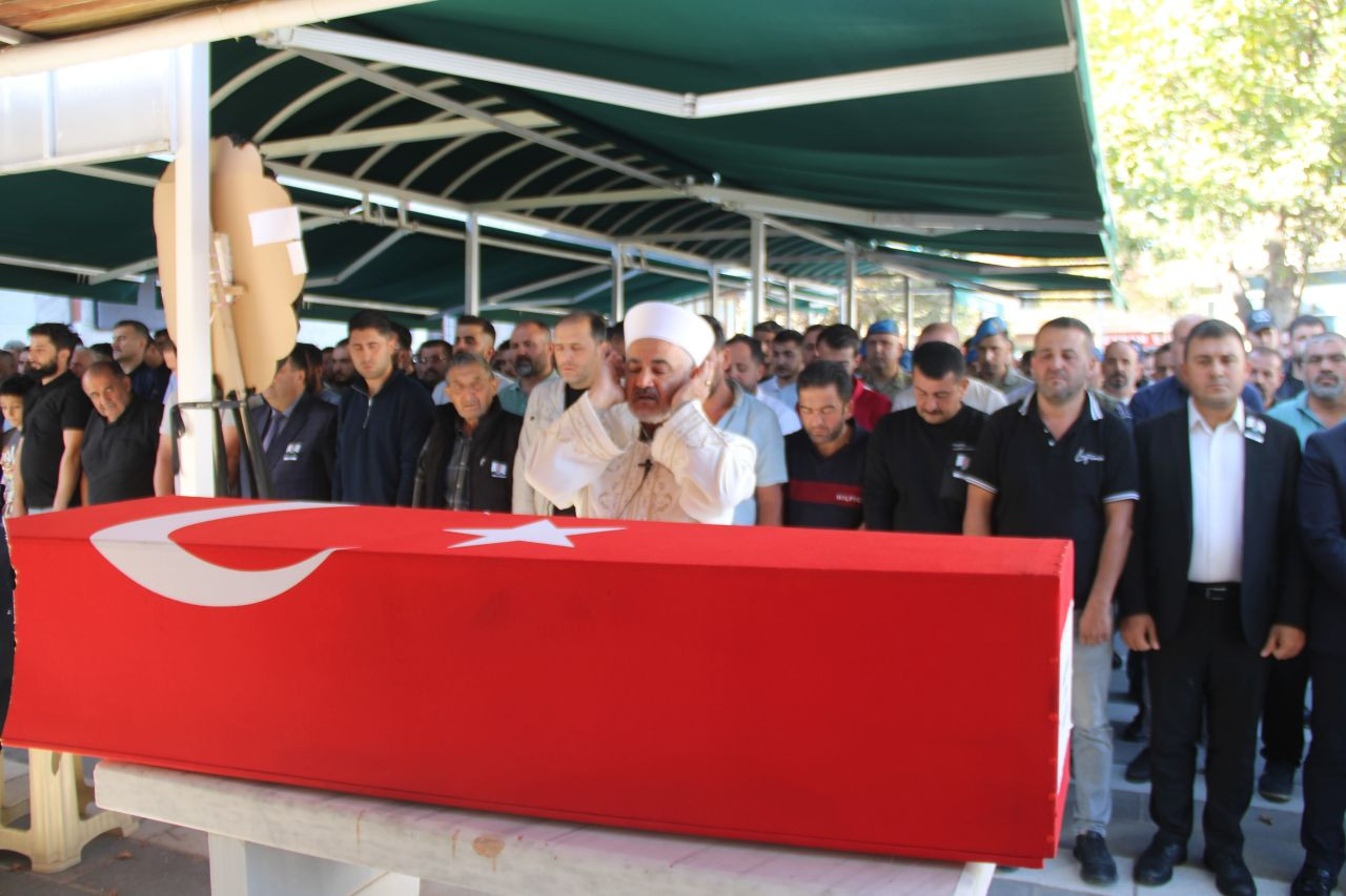 Trafik Kazasında Hayatını Kaybeden Teğmen Son Yolculuğuna Uğurlandı - Sayfa 3