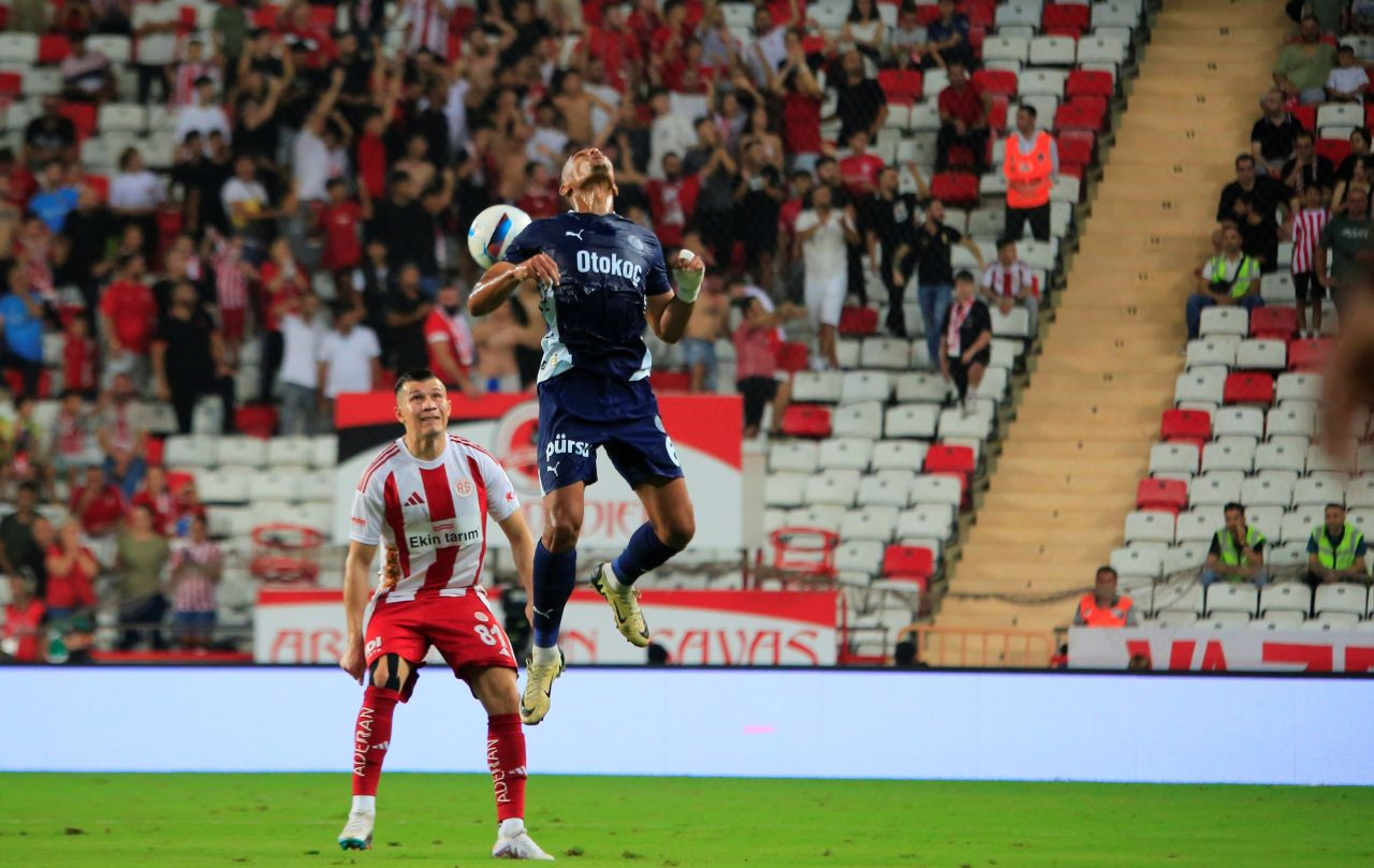 Antalyaspor - Fenerbahçe Maçında İlk Yarı: 0-0 - Sayfa 1