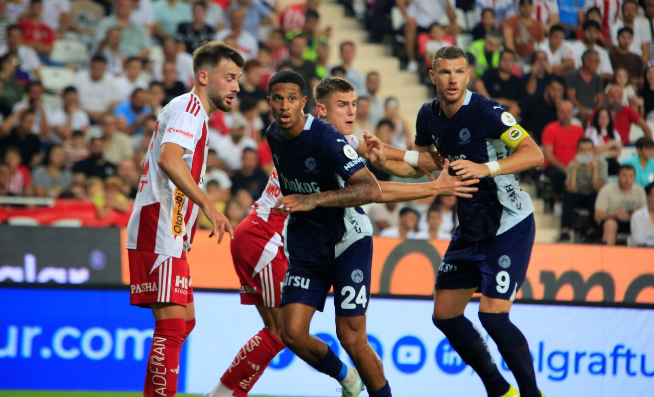 Antalyaspor - Fenerbahçe Maçında İlk Yarı: 0-0 - Sayfa 6