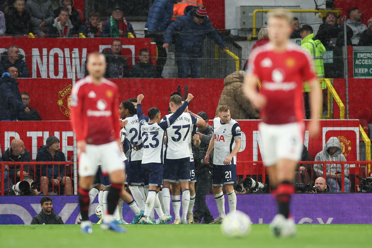 Tottenham, Manchester United'ı Deplasmanda 3-0 Geçti - Sayfa 6