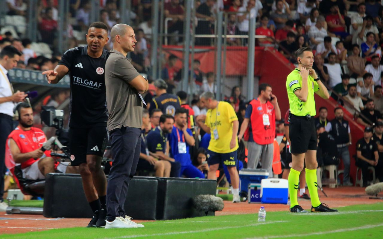 Fenerbahçe, Antalyaspor'u 2-0 Mağlup Ederek 3 Puanı Kaptı - Sayfa 7