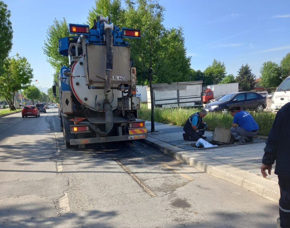 SASKİ’den Kanalizasyon ve Yağmursuyu Hatlarında Temizlik: Araç Lastiği ve Beton Parçaları Çıktı - Sayfa 2