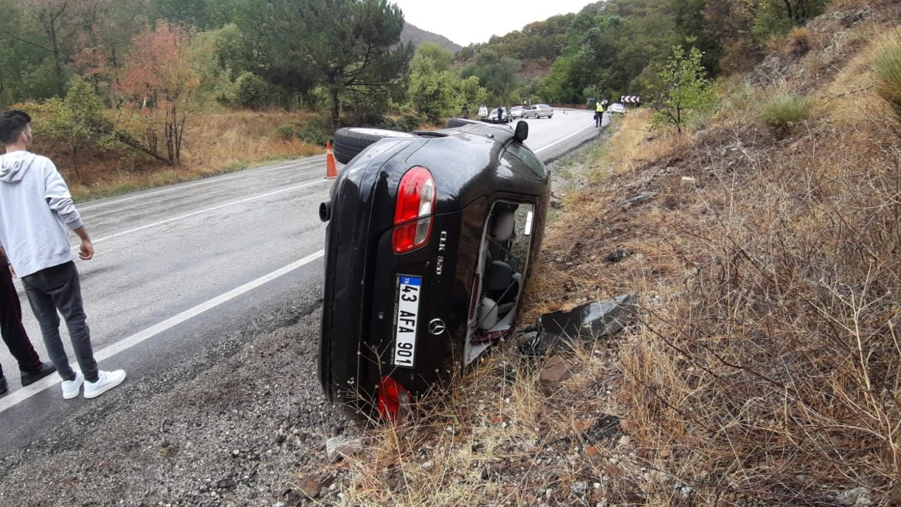 Kontrolden çıkan otomobil yan yattı: 1 yaralı - Sayfa 1