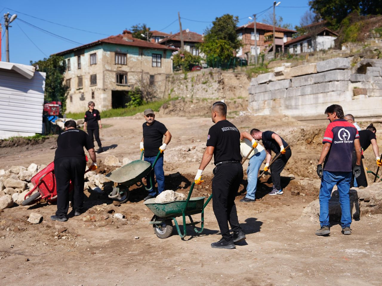 Düzce'de İtfaiye Ekipleri Antik Tiyatro Kazılarına Destek Verdi - Sayfa 3