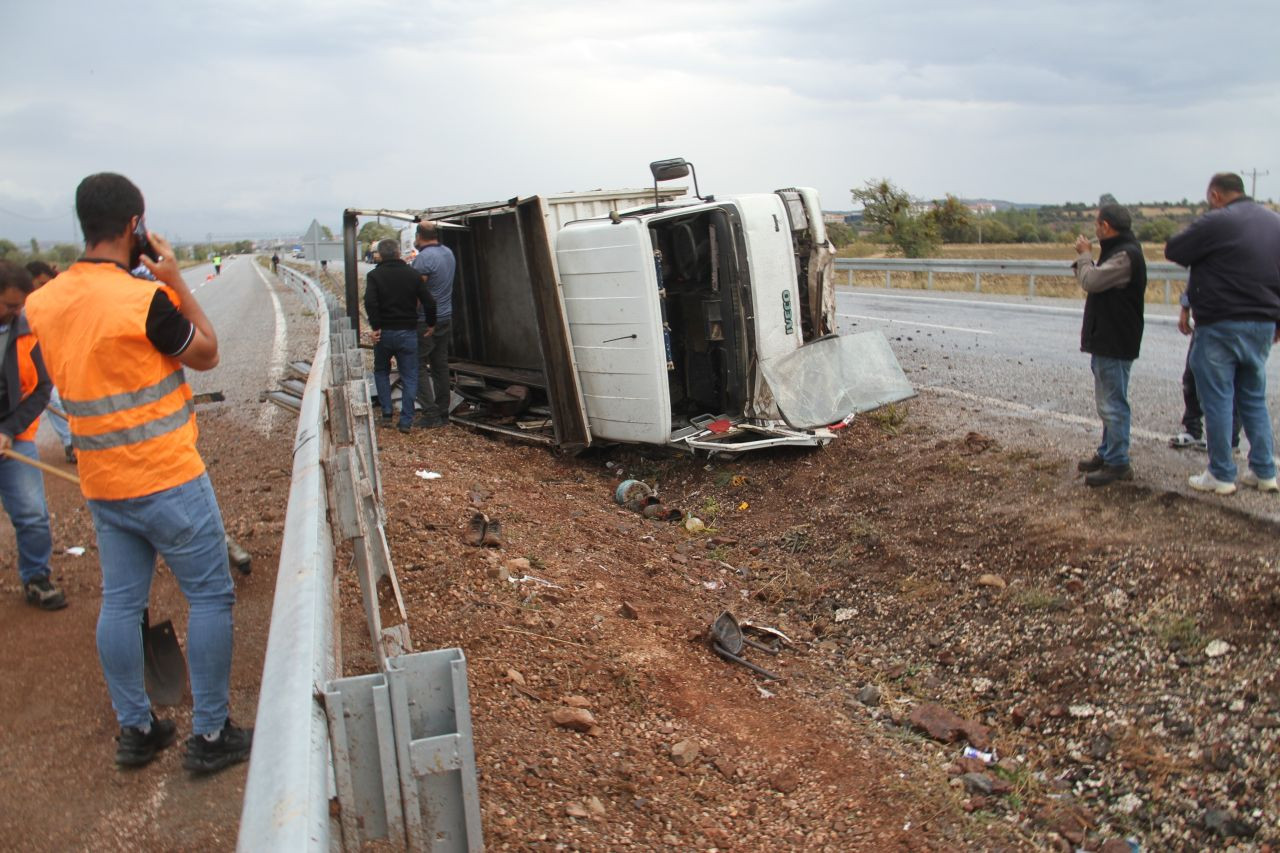 Konya'da Kamyonet Devrildi: 5 Yaralı - Sayfa 2