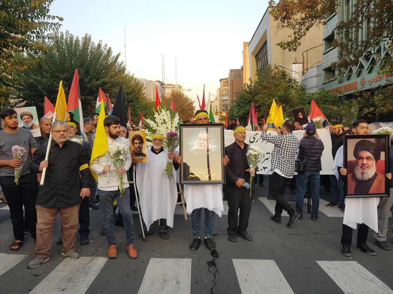 İran’da Nasrallah’ın Ölümü Sonrası Protestolar Devam Ediyor - Sayfa 2