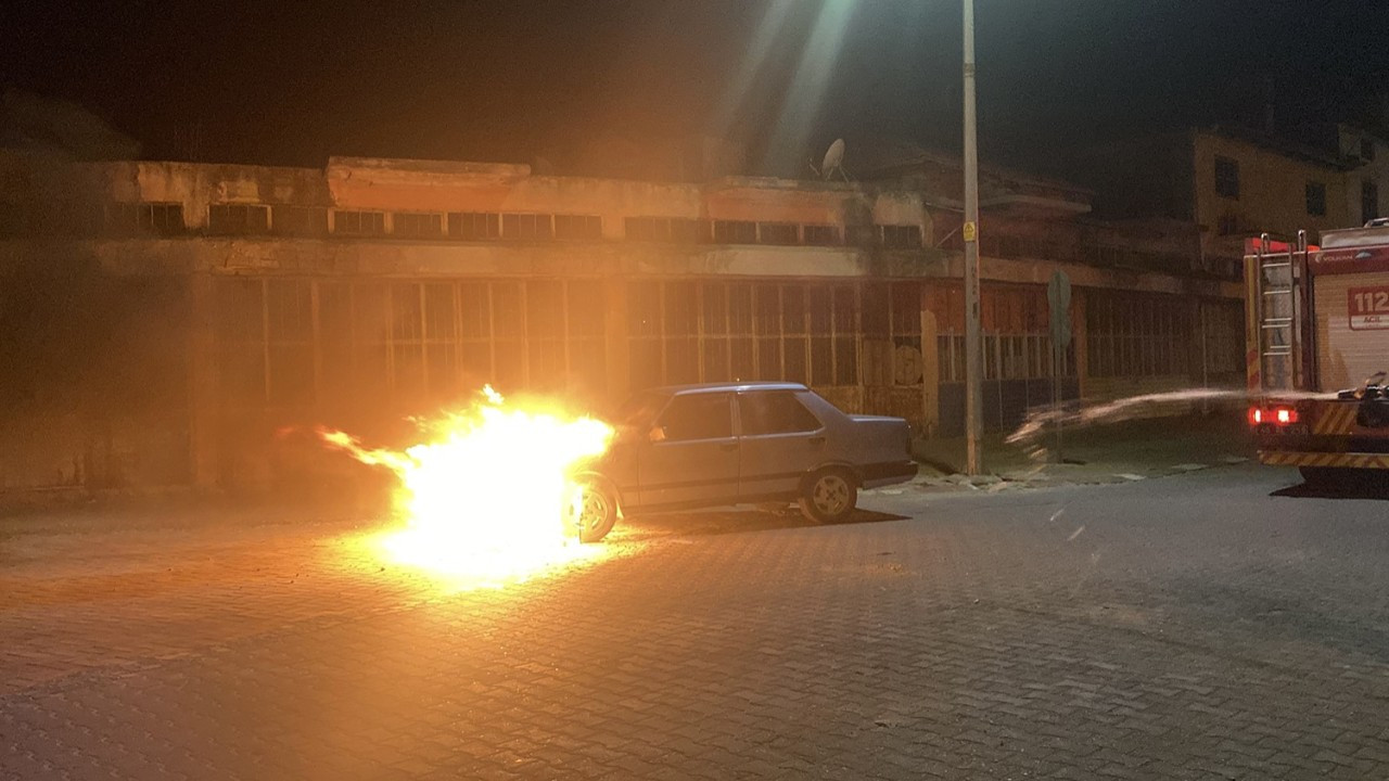 Kula'da Seyir Halindeki Otomobil Alev Aldı