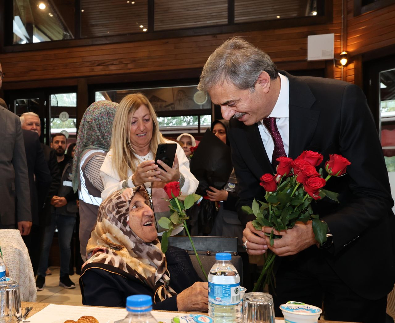 Başkan Yusuf Alemdar Yaşlılarla Kucaklaştı: “Sizlere Hürmeti Geleceğe Miras Bırakacağız” - Sayfa 7