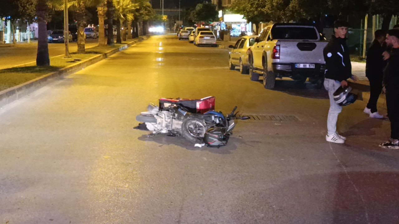 Antalya'da Yaya Geçidinde Scooter ile Motosiklet Çarpıştı: 3 Yaralı - Sayfa 5