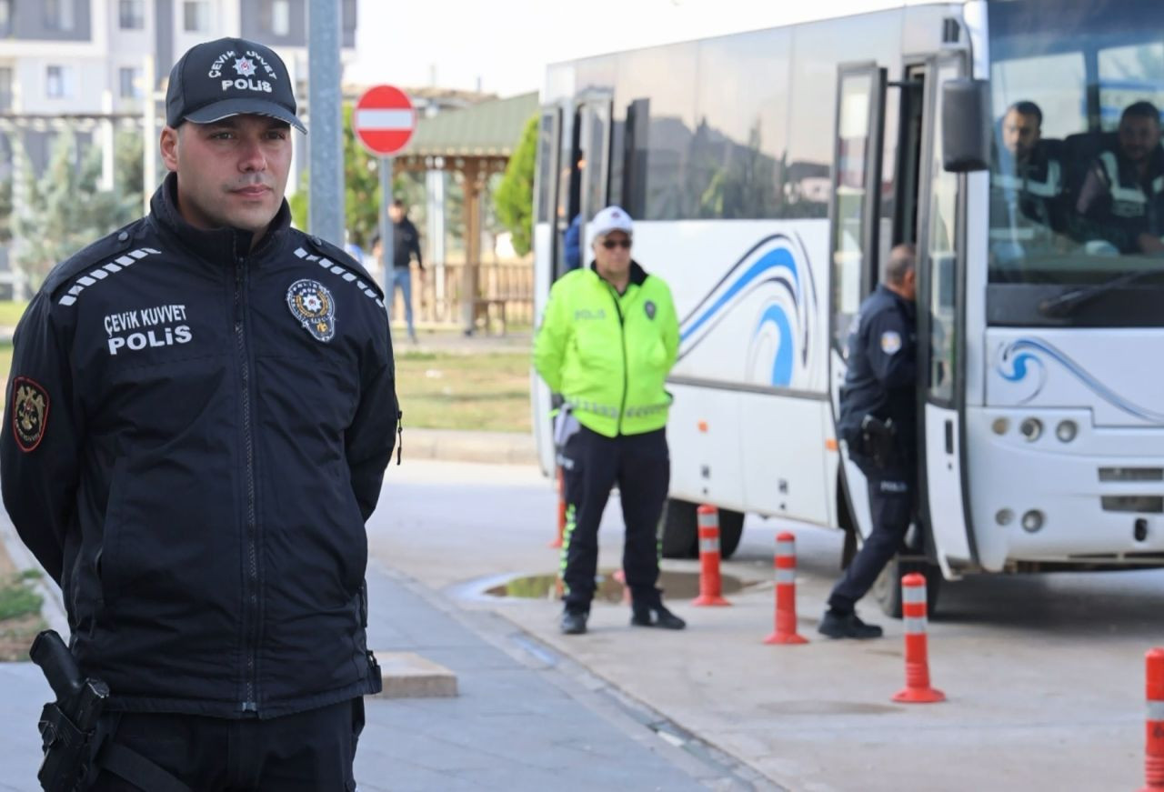 Aksaray Merkezli 17 İlde Uyuşturucu ve Suç Örgütü Operasyonu: 159 Gözaltı - Sayfa 13