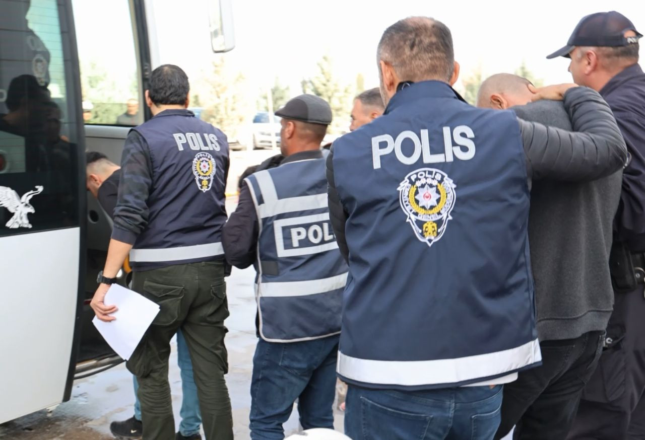 Aksaray Merkezli 17 İlde Uyuşturucu ve Suç Örgütü Operasyonu: 159 Gözaltı - Sayfa 12