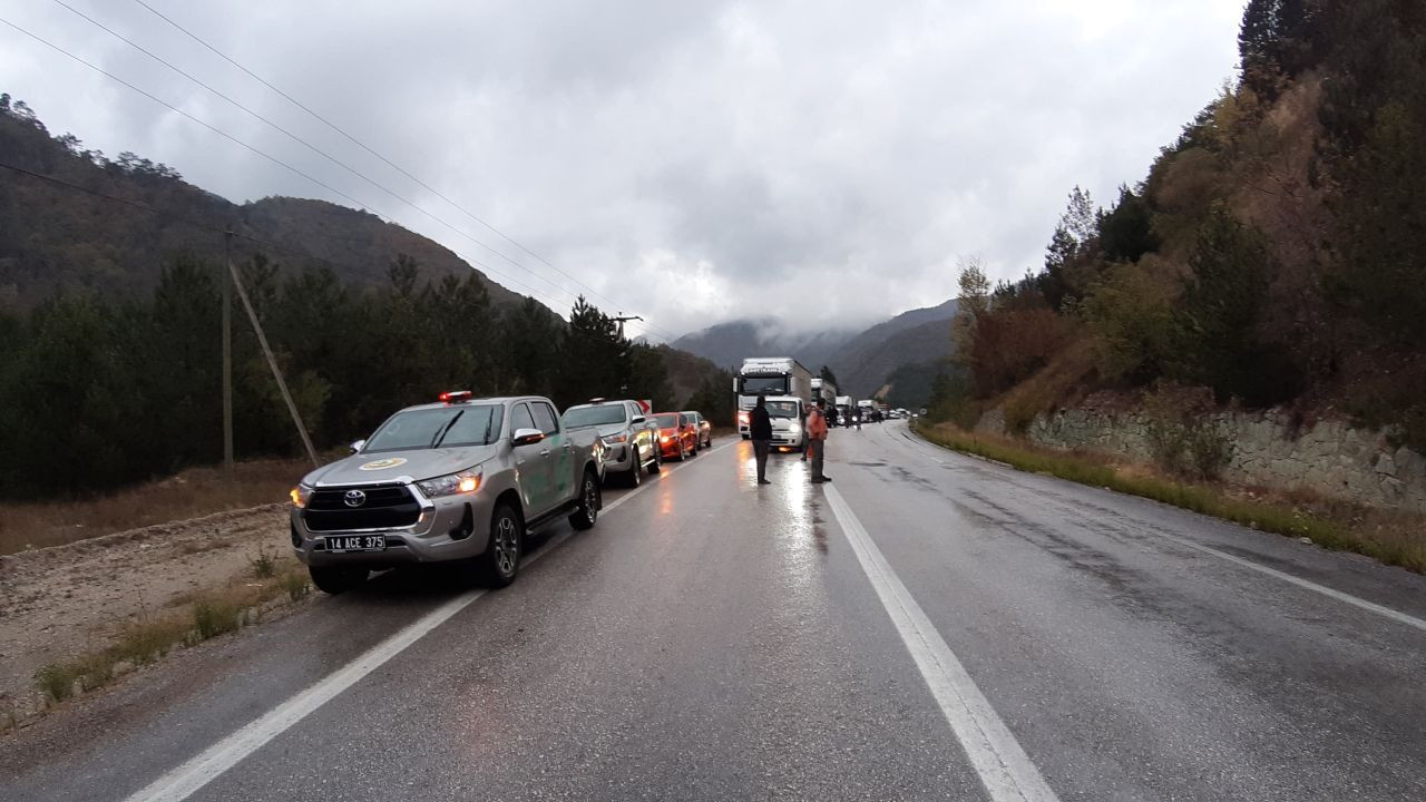 Bolu'da Pikap Kazası: 4 Yaralı, Trafik Durma Noktasına Geldi! - Sayfa 2