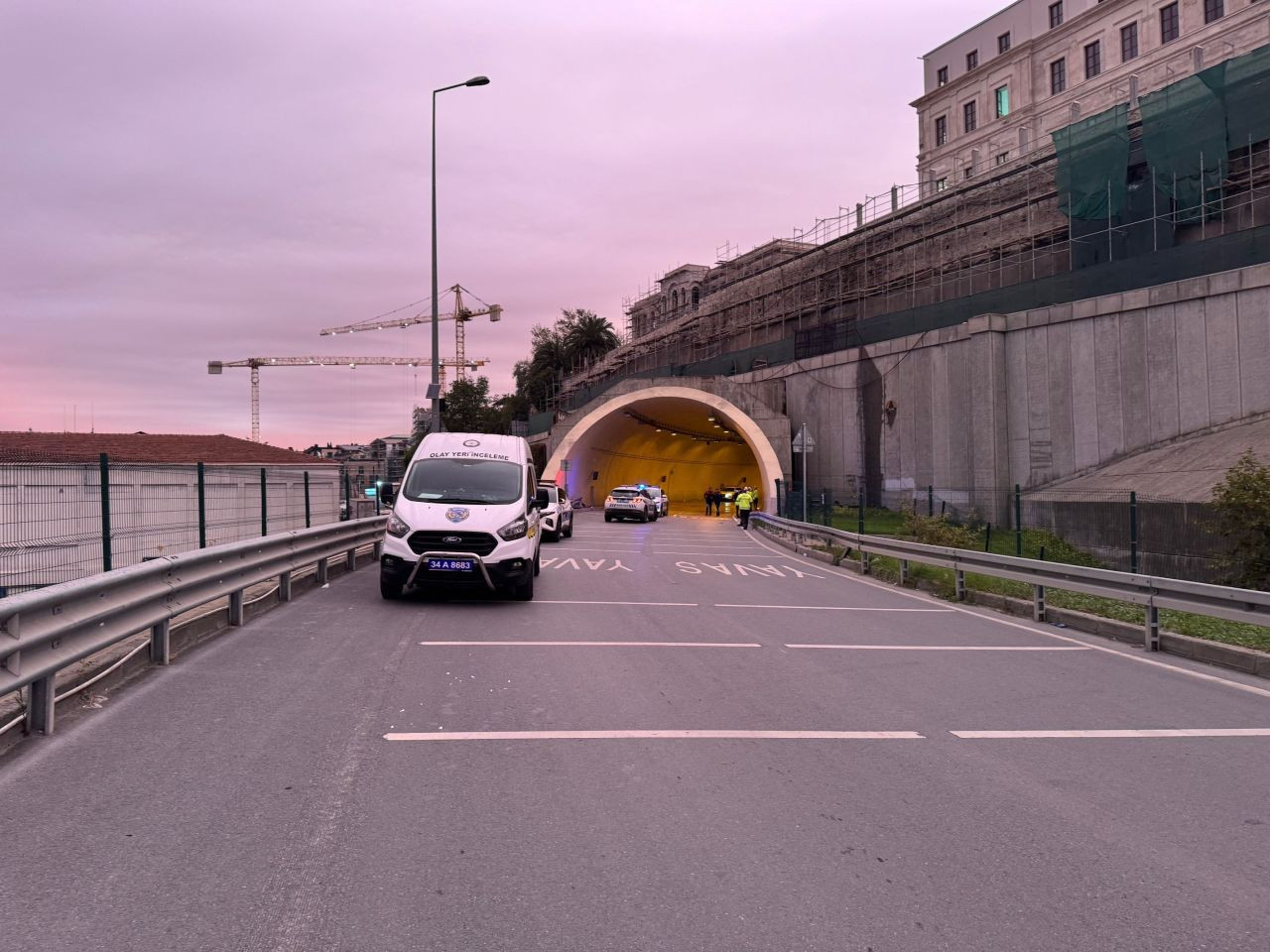 Beyoğlu'nda Motosikletli Yunus Ekibi Kaza Geçirdi: 2 Yaralı - Sayfa 2