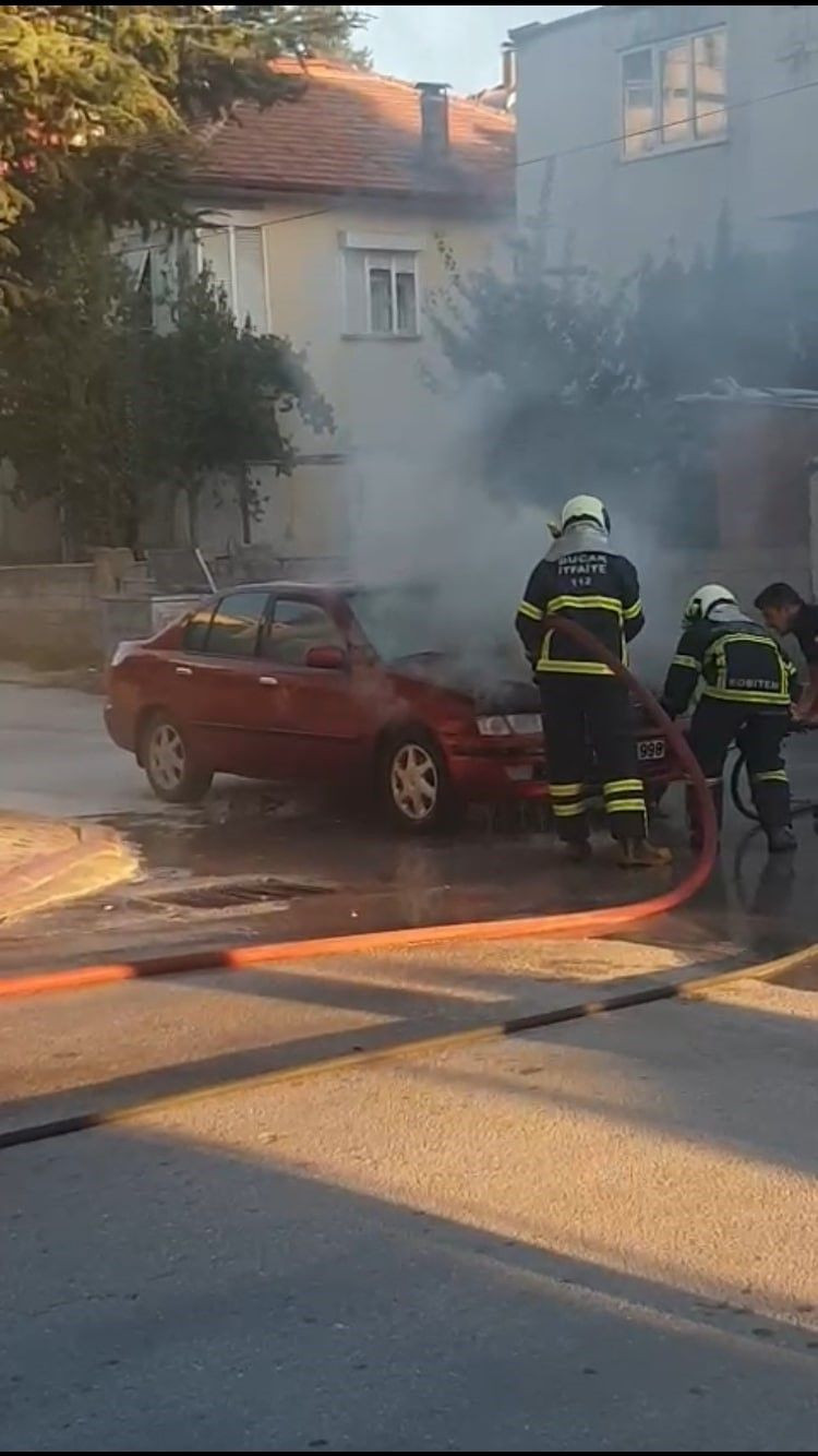 Seyir Halindeki Otomobil Alev Alev Yandı: İtfaiye Ekipleri Kurtardı - Sayfa 8