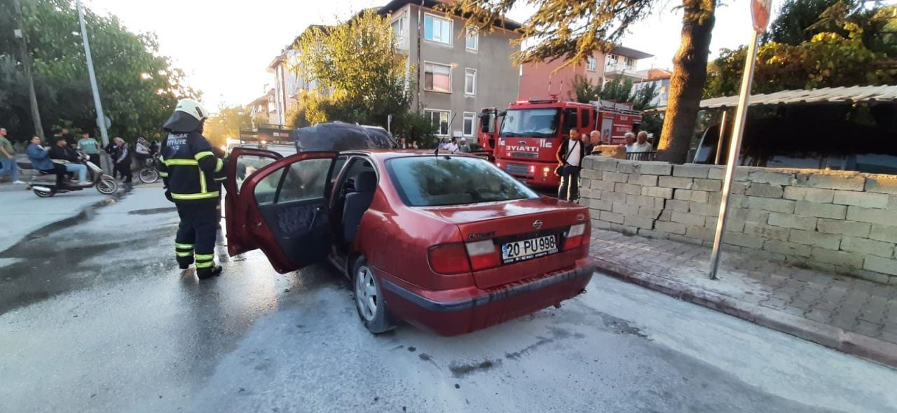 Seyir Halindeki Otomobil Alev Alev Yandı: İtfaiye Ekipleri Kurtardı - Sayfa 1