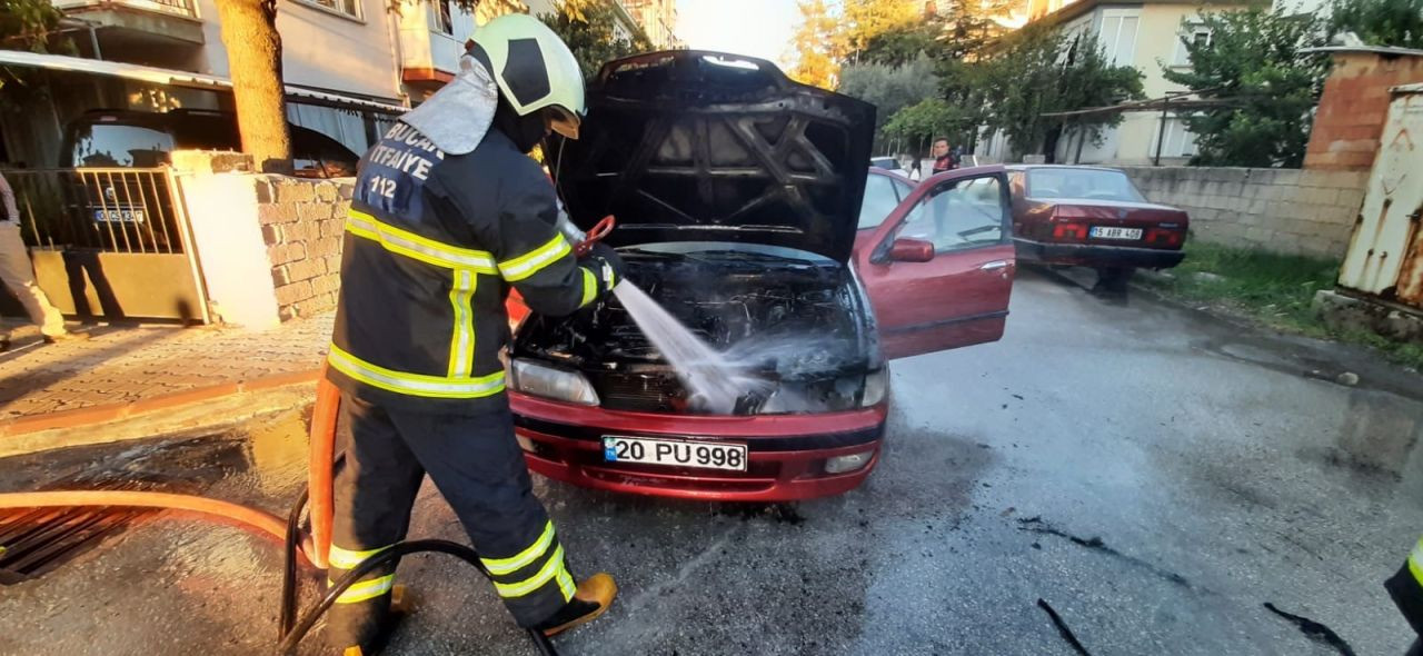 Seyir Halindeki Otomobil Alev Alev Yandı: İtfaiye Ekipleri Kurtardı - Sayfa 2