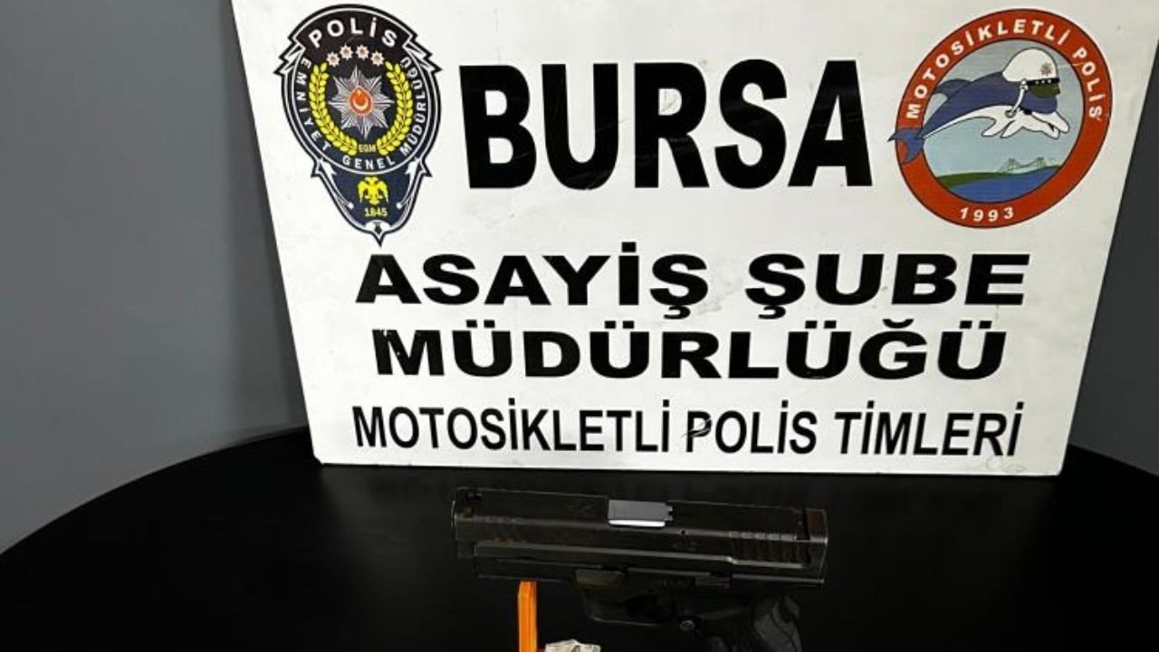 Bursa'da Şüpheli Araçta Tabanca ve Uyuşturucu Ele Geçirildi