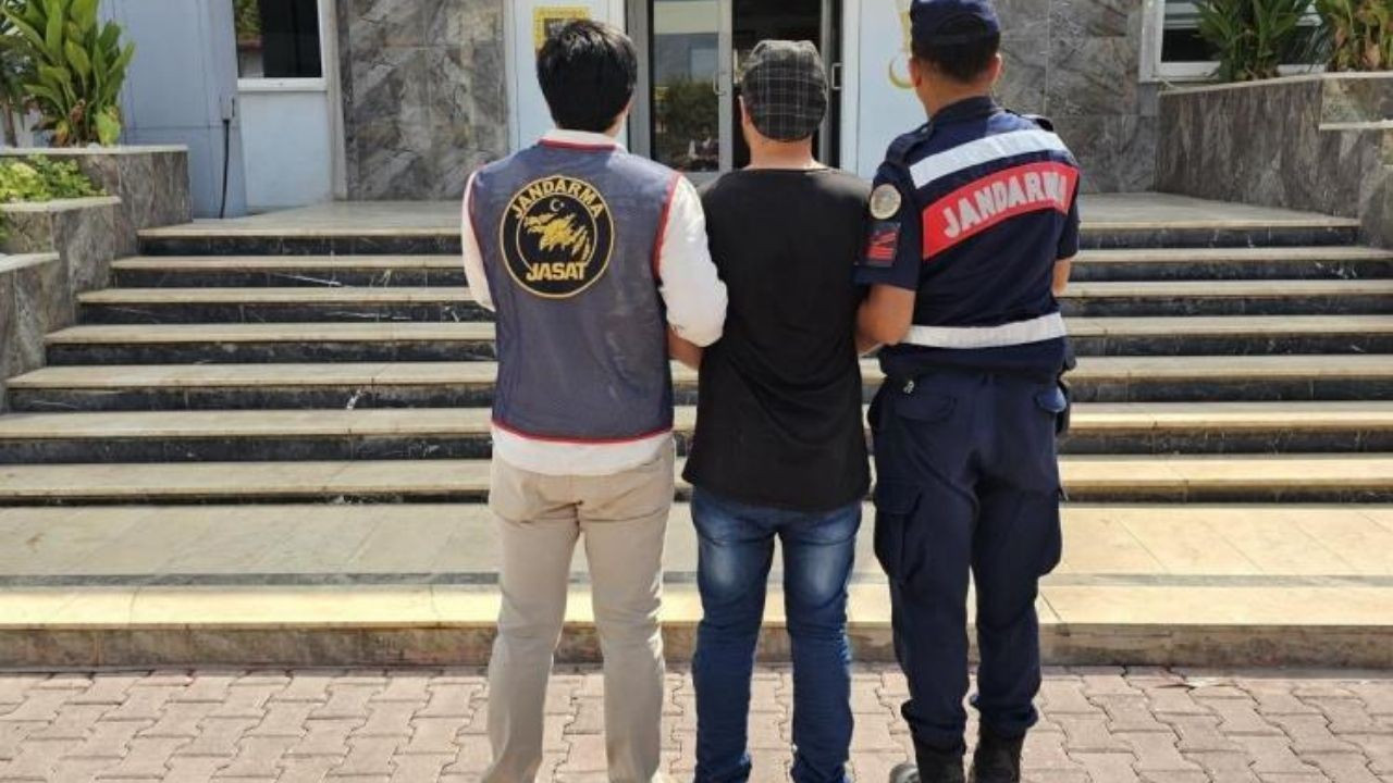 Antalya'da JASAT, 1 Günde 93 Aranan Şahısı Yakaladı