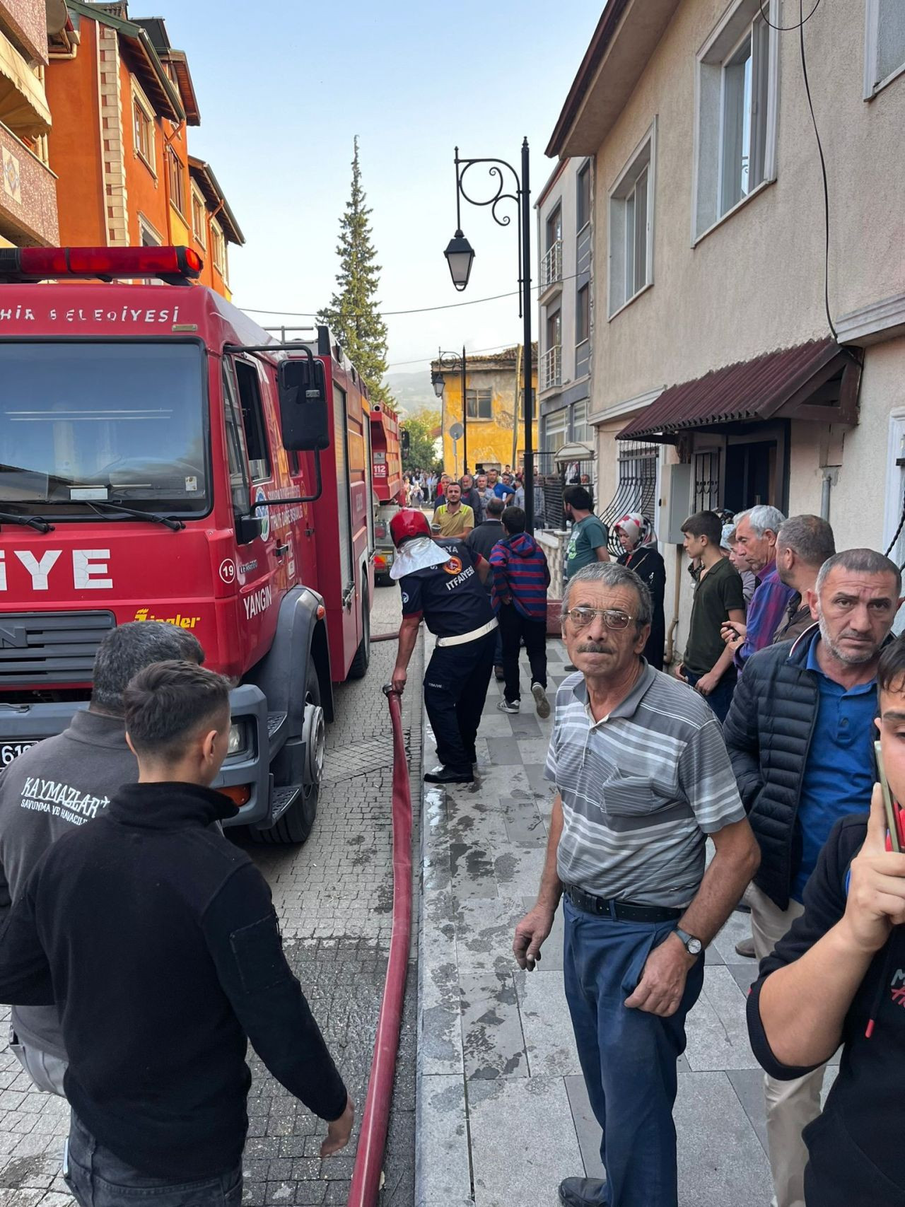 Geyve'de İki Ev Alevlere Teslim Oldu, İki Çocuk Kurtarıldı - Sayfa 4