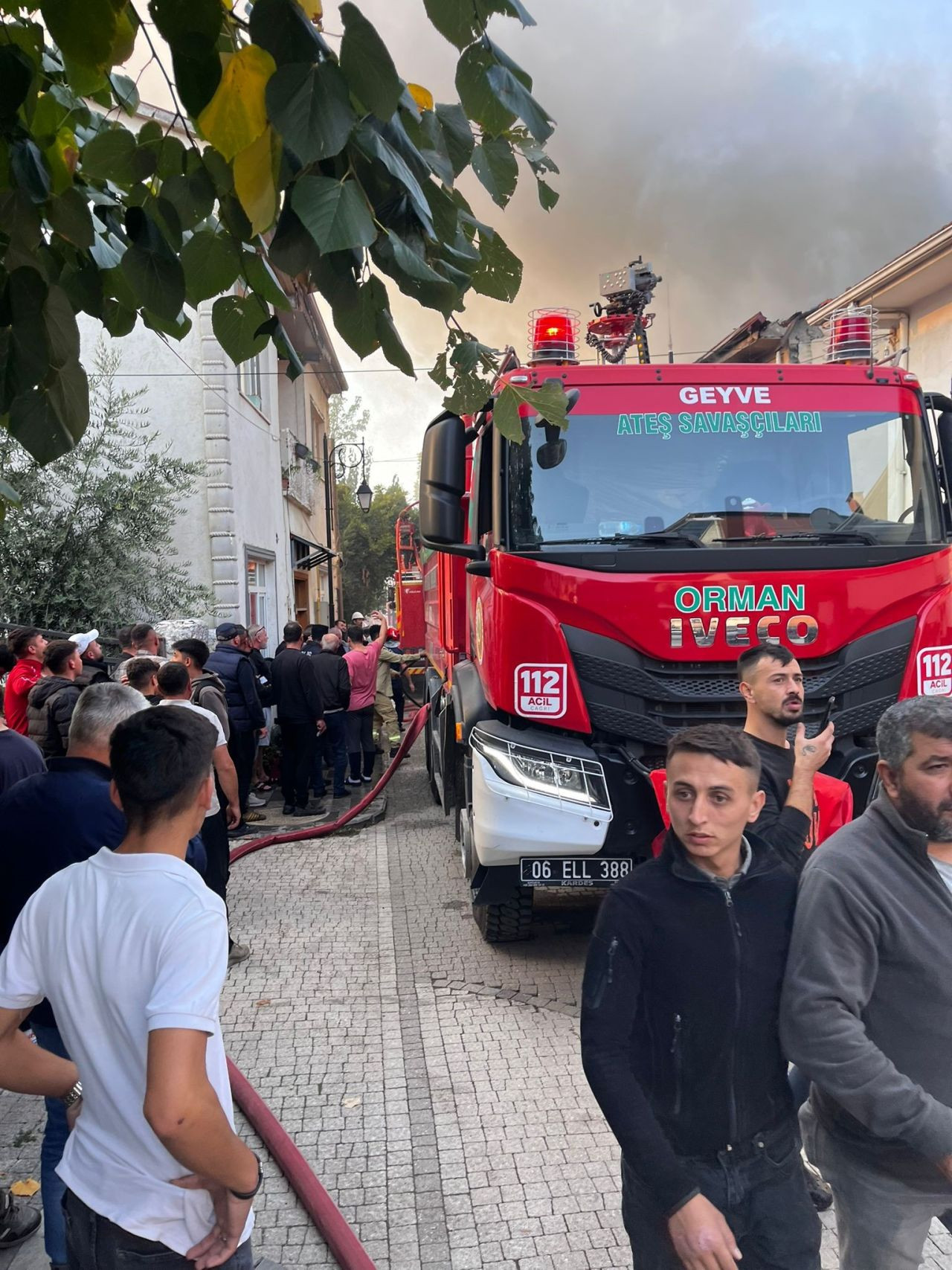 Geyve'de İki Ev Alevlere Teslim Oldu, İki Çocuk Kurtarıldı - Sayfa 6