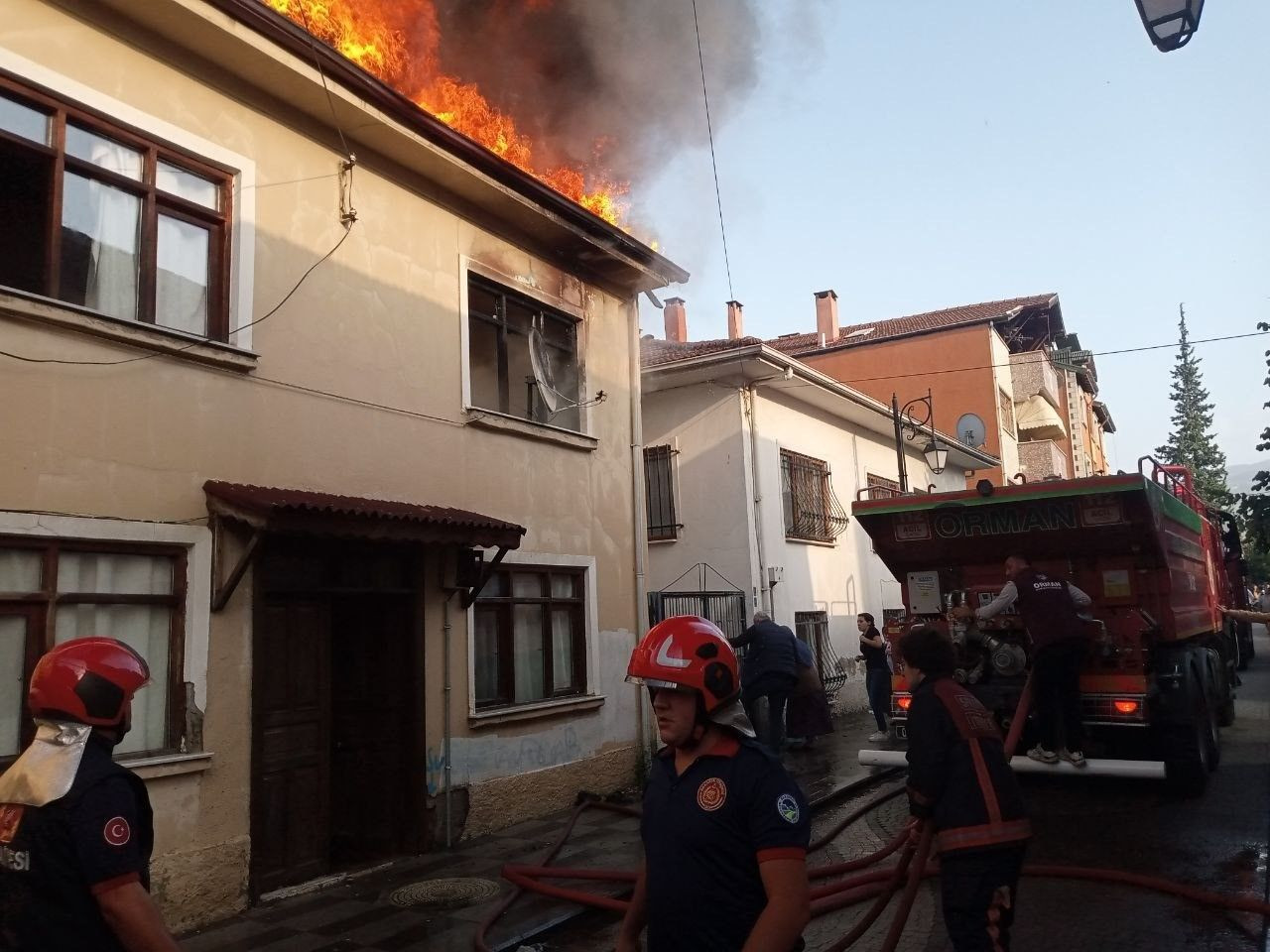 Geyve'de İki Ev Alevlere Teslim Oldu, İki Çocuk Kurtarıldı - Sayfa 3