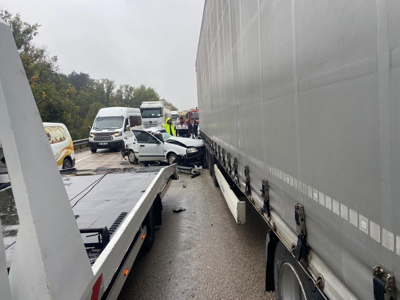 Tıra Çarpan Otomobil Hurdaya Döndü, Sürücü Ağır Yaralı - Sayfa 2