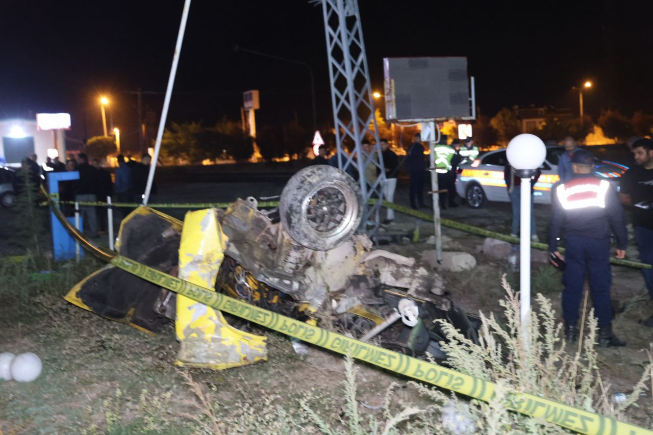 Nevşehir'de Feci Kaza: Aydınlatma Direğine Çarpan Tofaş İkiye Bölündü! - Sayfa 5