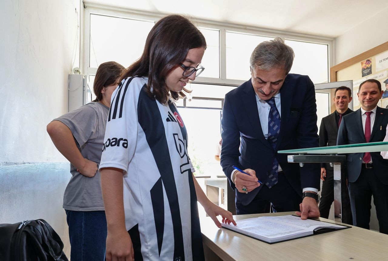 Başkan Alemdar'dan Gençlere Çağrı: "Kendi Hikâyenizi, Kendiniz Yazın" - Sayfa 6