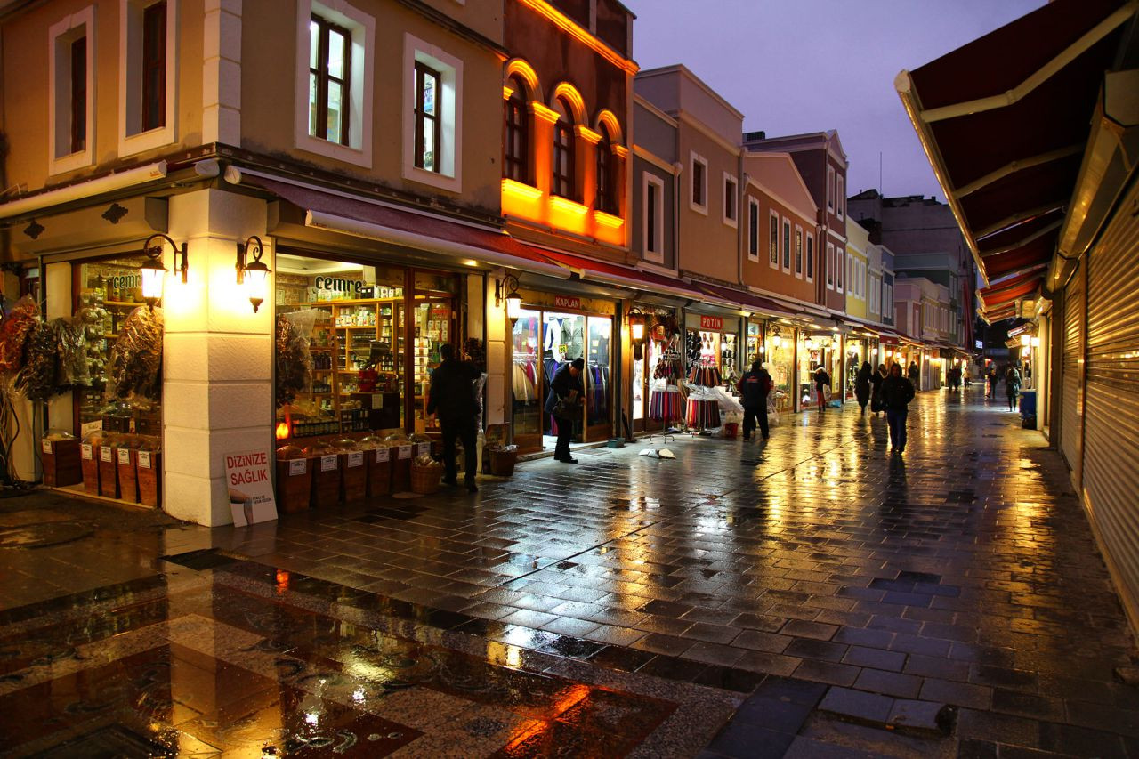 Tarihi Uzunçarşı’da Dönüşüm Başlıyor: Şehir Yeni Bir Cazibe Merkezi Kazanıyor! - Sayfa 9