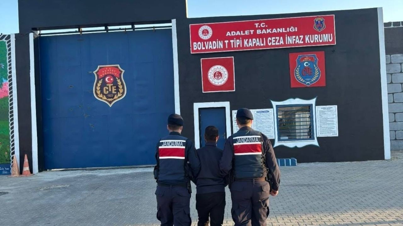 26 yıl hapis cezasıyla aranan şahsı jandarma yakaladı