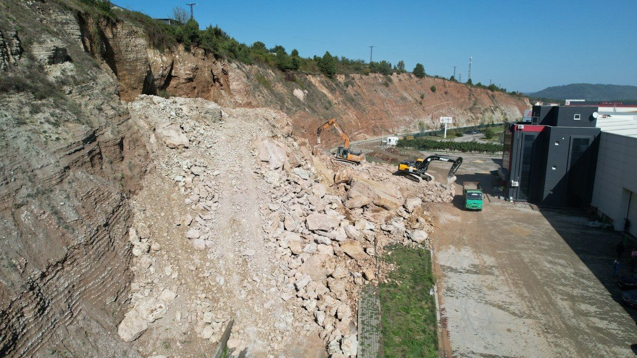 Heyelan OSB'deki iki fabrikanın yolunu kapattı - Sayfa 2