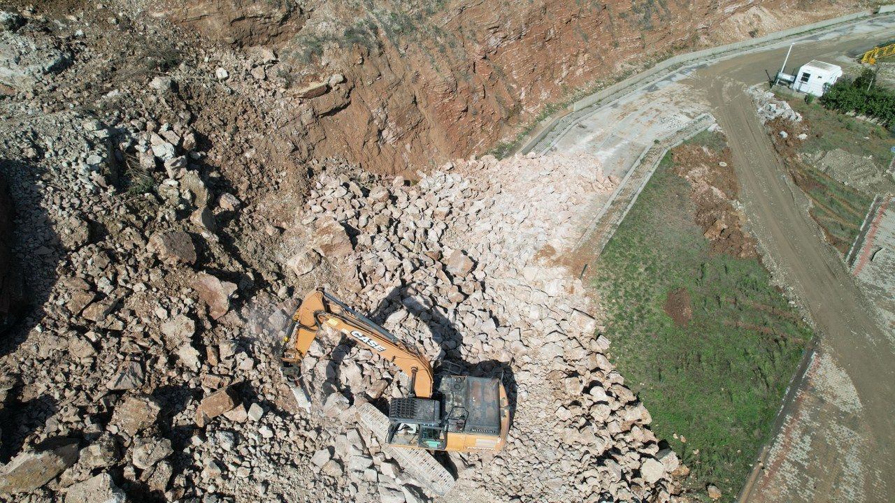 Heyelan OSB'deki iki fabrikanın yolunu kapattı - Sayfa 4